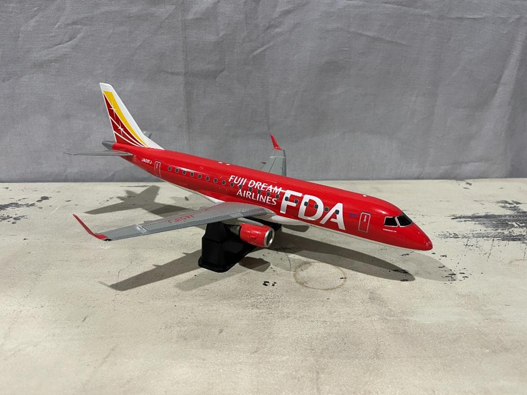 フジドリームエアラインズ | EMBRAER 175 1:100 - メルカリ