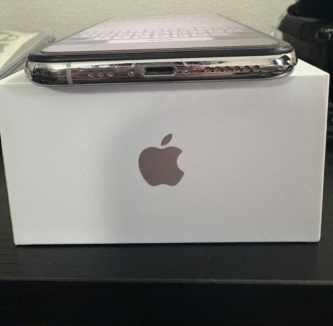 iPhone Xs シルバー 256GB バッテリー容量84%