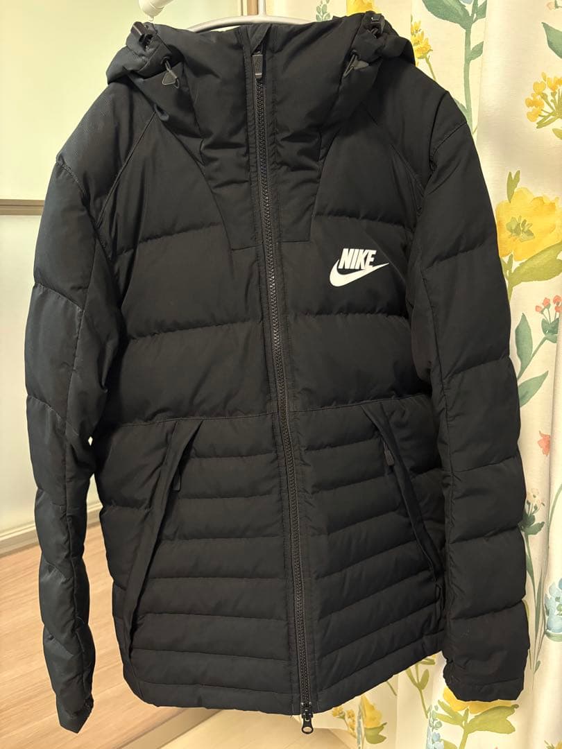 Nike フード付き ブラックダウンジャケット - メルカリ