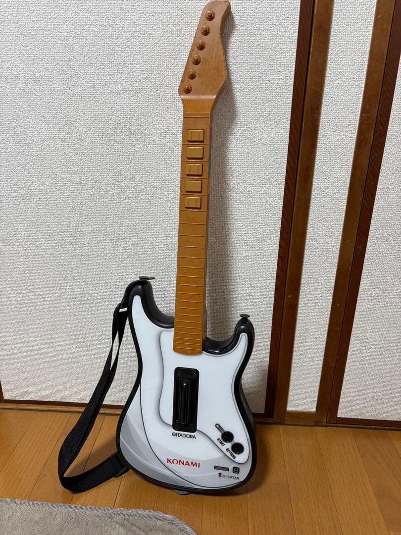 GITADORAギターコントローラ プレミアムモデル コナミスタイル|KONAMIの公式通販サイト | GITADORA専用ギター