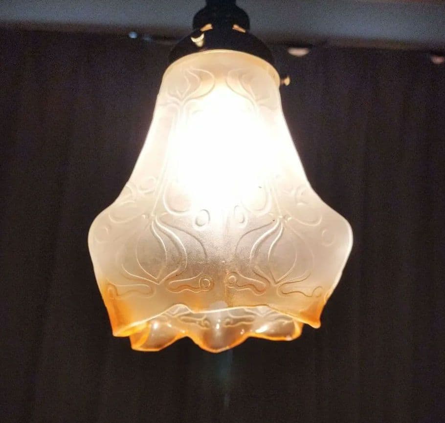 Q太郎さま専用※イギリス製 古いガラスランプシェード1点 - メルカリ