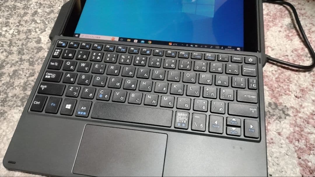 Windowsタブレット本体 surface go / 1.6GHz /4GB/SSD 64GB