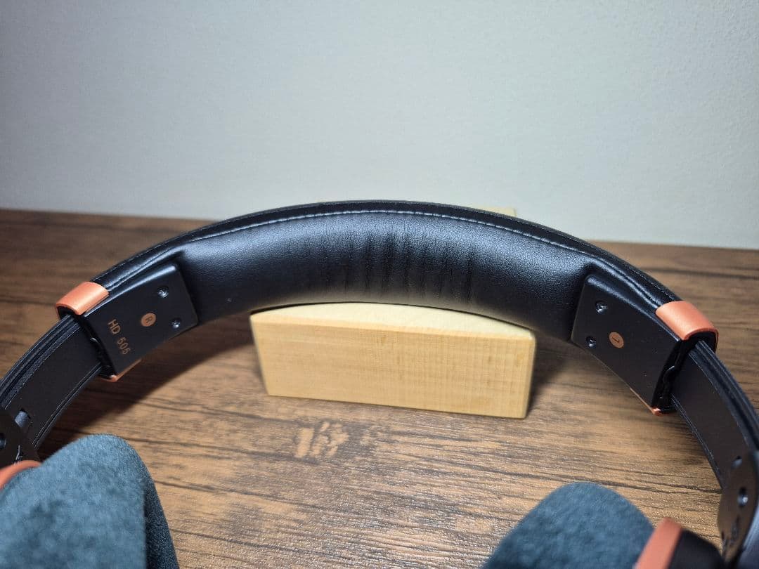 M*X様 SENNHEISER HD505 開放型 有線ヘッドホン - メルカリ