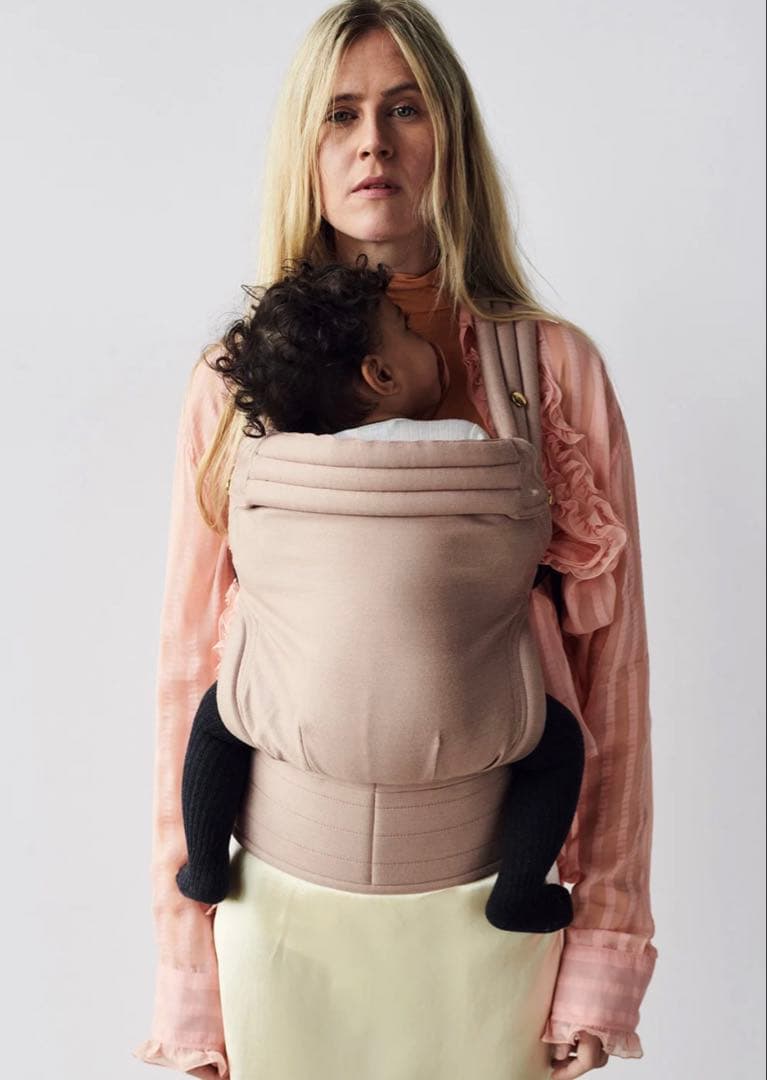 新品未開封：artipoppe 抱っこ紐 ザイガイスト ミューズ (さく蚕糸)の