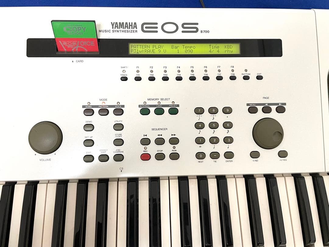 YAMAHA EOS B700 シンセサイザー ボイスカード、ソフトケース付属