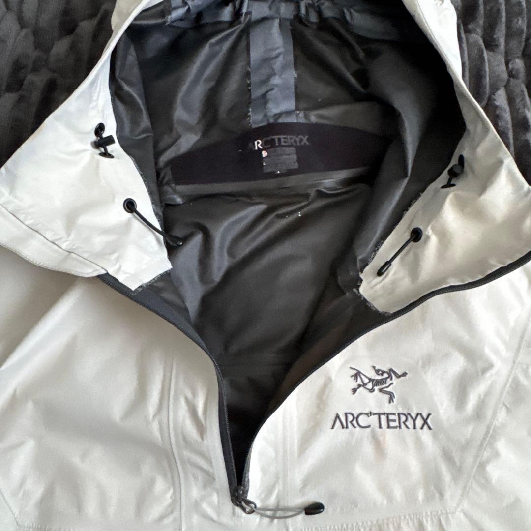 ARC'TERYX ホワイト プルオーバー ナイロンジャケット アノラック