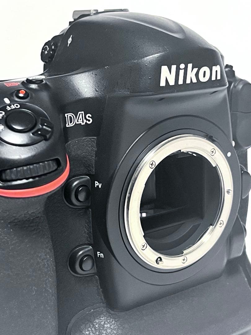 Nikon D4S デジタル一眼レフカメラ シャッター回数47000回 - メルカリ
