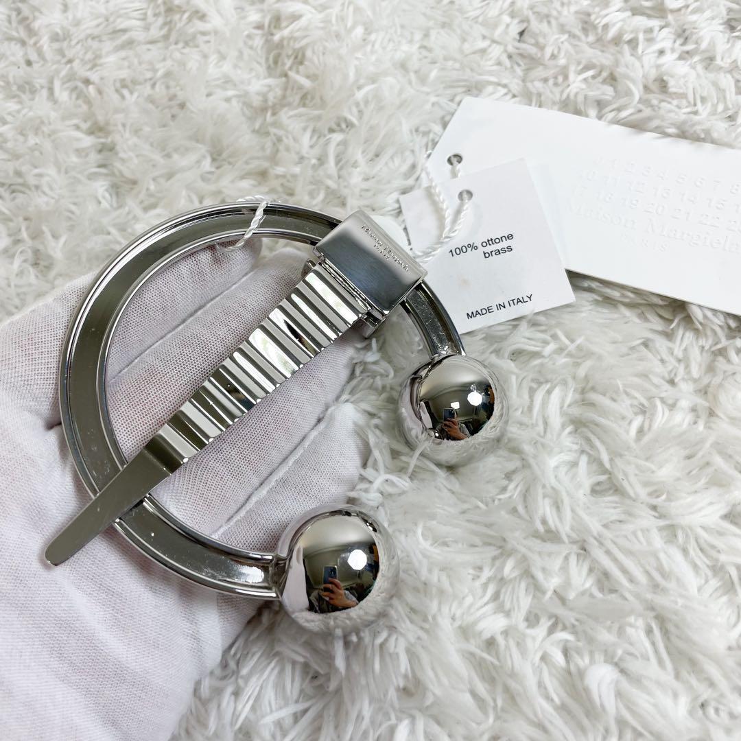 メゾンマルジェラ ビッグブローチ 真鍮 イタリア製 タグ付 未使用品の