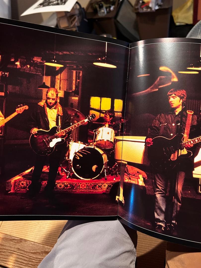 oasis ライブツアーパンフレット オアシス ネブワース - メルカリ