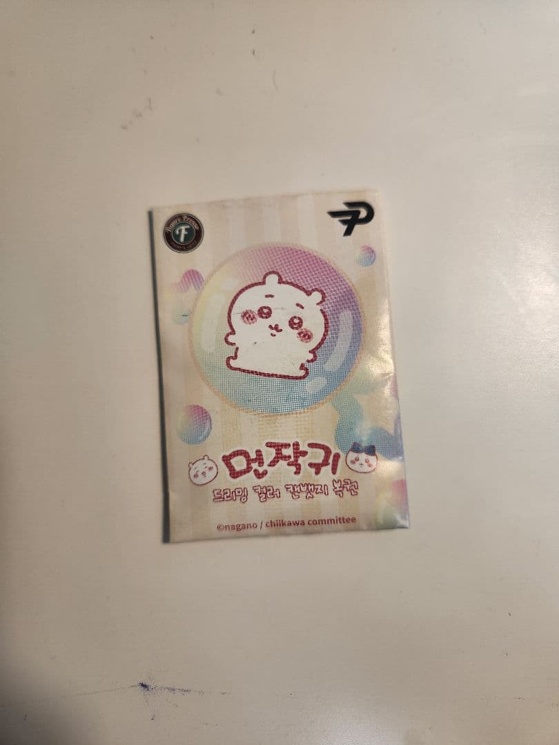 公式) 韓国限定 ちいかわ キラキラ缶バッジ ハチワレ - メルカリ