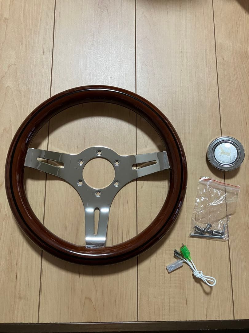 新品ウッドステアリング 小径29パイ　MOMO NARDI OBA 旧車 新品ウッドステアリング 小径29パイ MOMO NARDI OBA 旧車 新品 希少