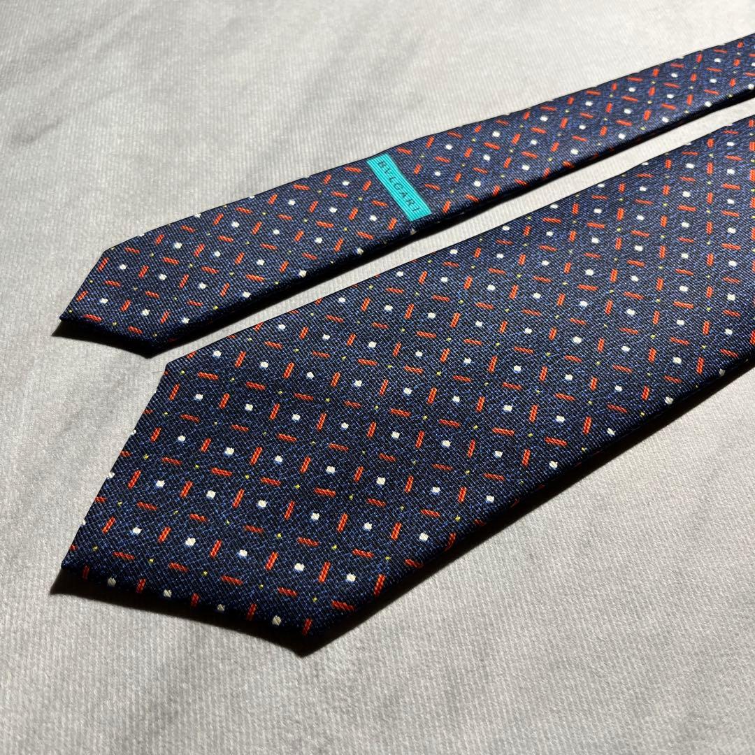 未使用꧂ブルガリ ネクタイ 総柄 ネイビー系 セッテピエゲ イタリア製