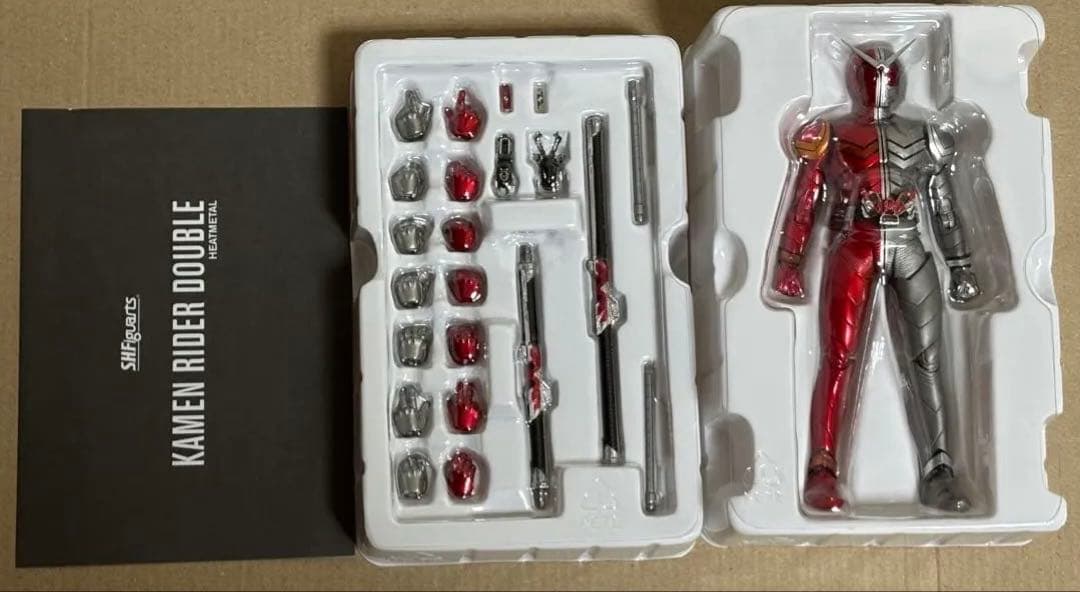 S.H.Figuarts 仮面ライダーダブル　ヒートメタル