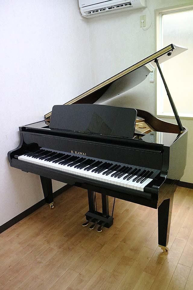me様専用グランドピアノ ハンドマフラー付【カワイGM-1販売 一掃セール