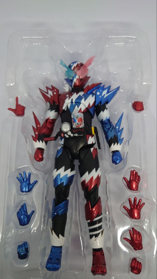 S.H.Figuarts 仮面ライダービルド ラビットタンクハザードフォーム