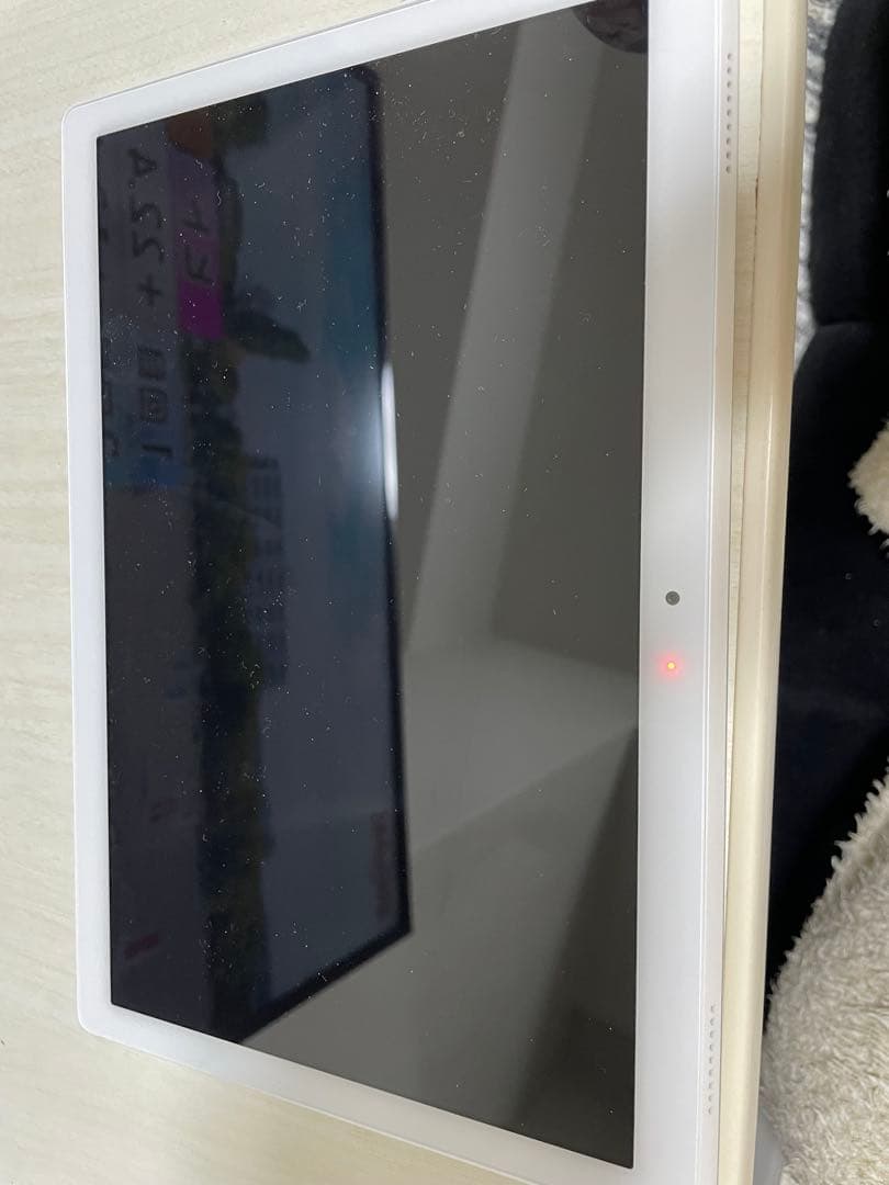 NEC LAVIE Tab E 10FHD1 防水タブレット　美品　ホワイト LAVIE Tab E 10.1型ワイド・10.3型ワイド TE710/KAW、TE510/KAS