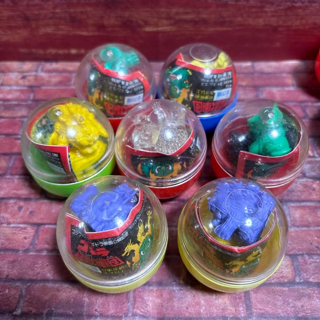 カ*君様 【当時モノ】ガシャポン ゴジラ カプセルトイ30個セット