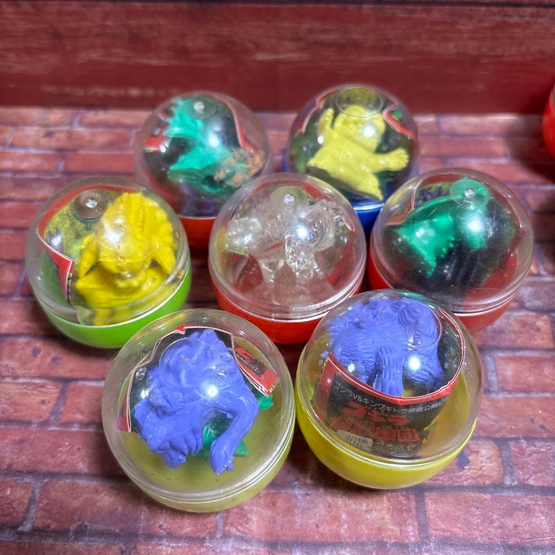 カ*君様 【当時モノ】ガシャポン ゴジラ カプセルトイ30個セット