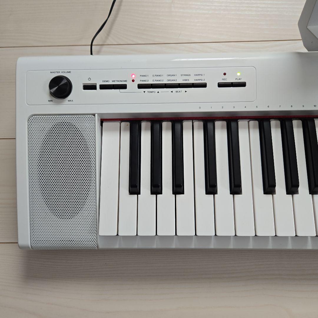 Yamaha ホワイト 電子キーボード NP-32 - メルカリ