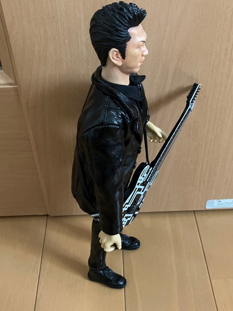 布袋寅泰 ギター フィギュア 2点セット - メルカリ