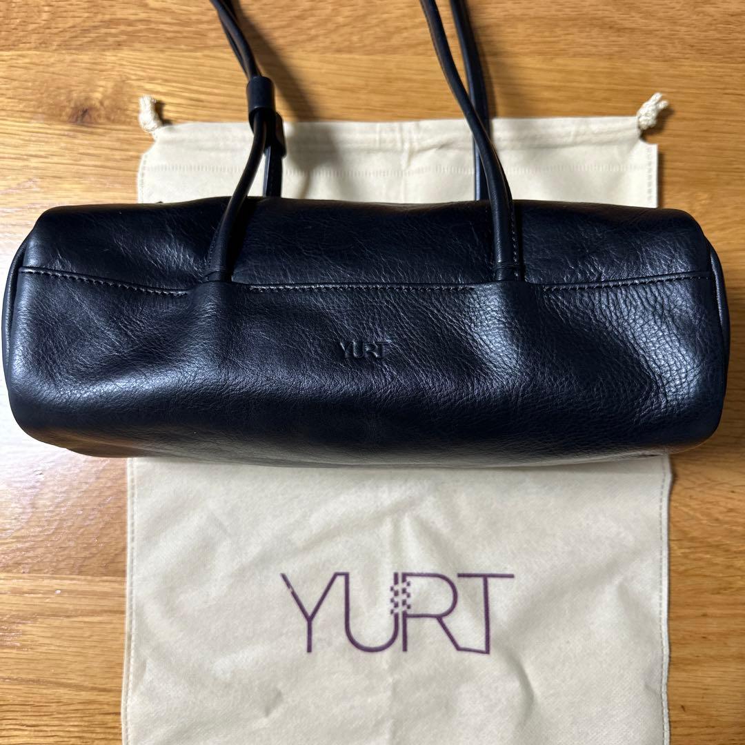 YURT ユルト 黒 レザー ショルダーバッグ - メルカリ