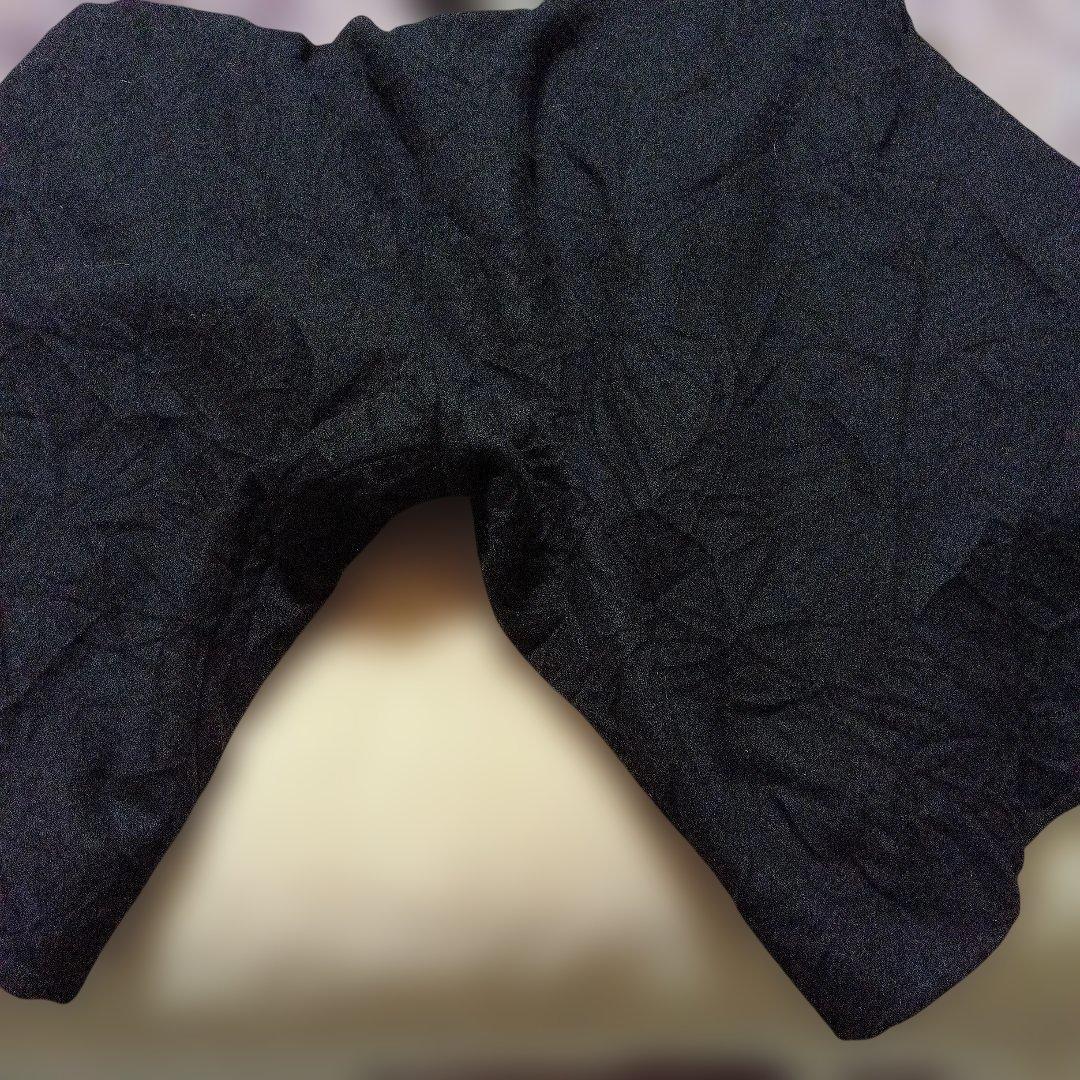 黒いガウチョパンツ ゴム入りウエスト ボタン付き シワ加工 ワイズ