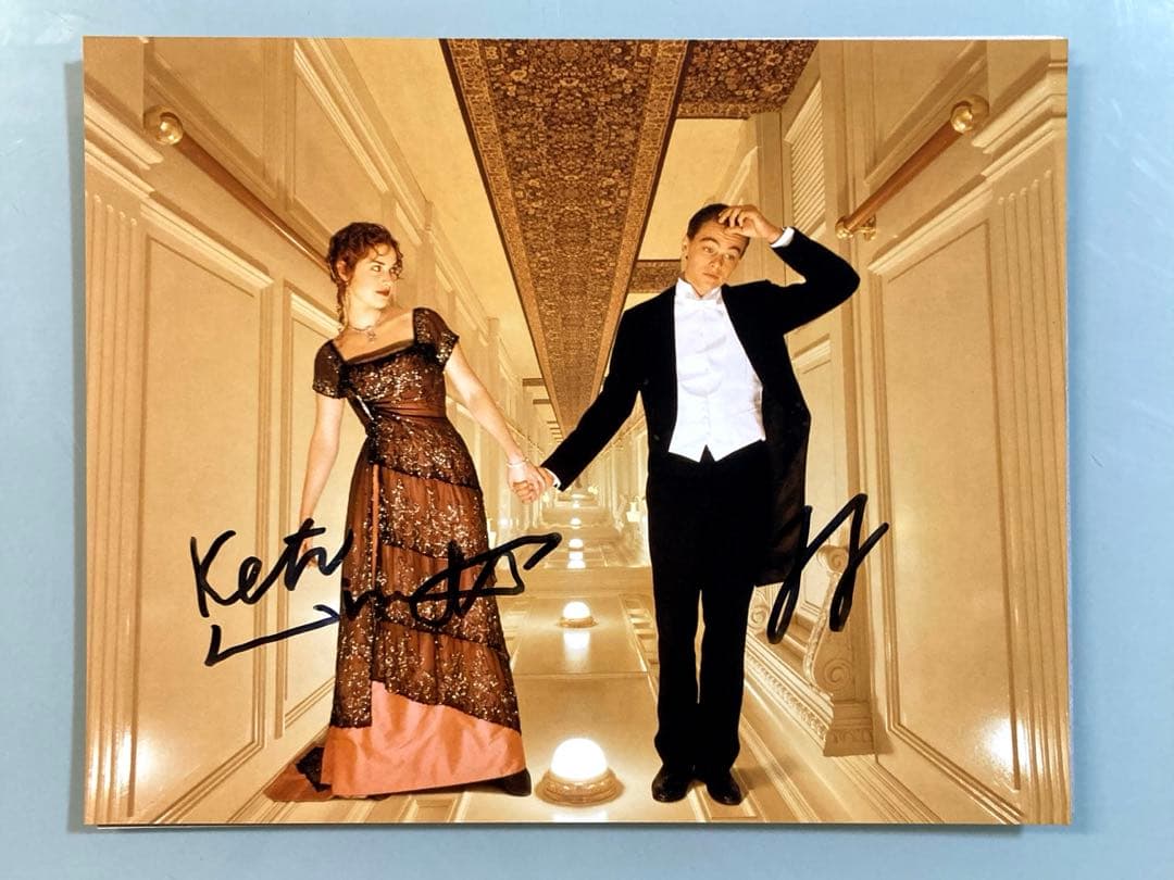 レオナルド・ディカプリオとケイト・ウィンスレット直筆サイン入り大型