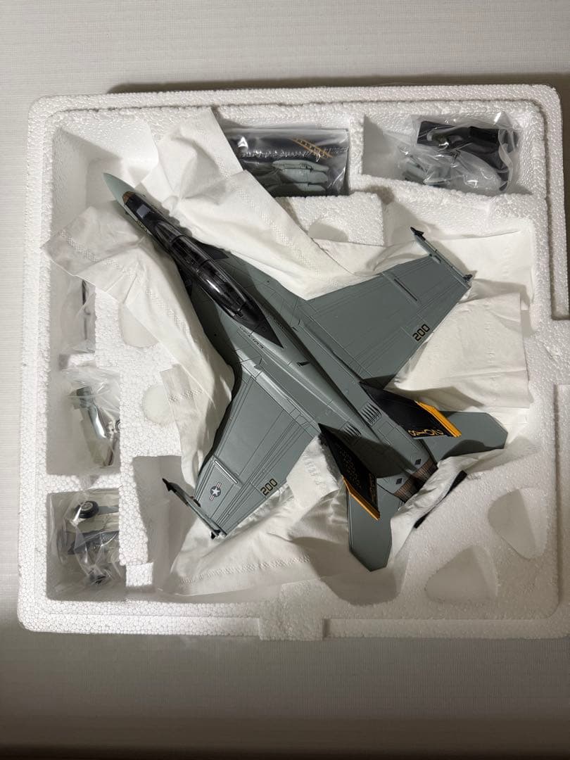 【未使用】1/72スケール F/A-18F スーパーホーネット 完全新金型！「F/A-18F スーパーホーネット」の1/72スケール塗装済み