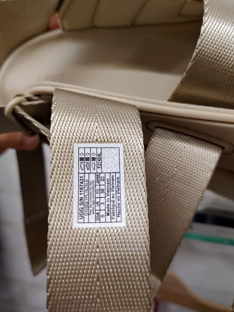 新品　UGG GOLDENRISE 22.0cm サンダル　レディース　厚底