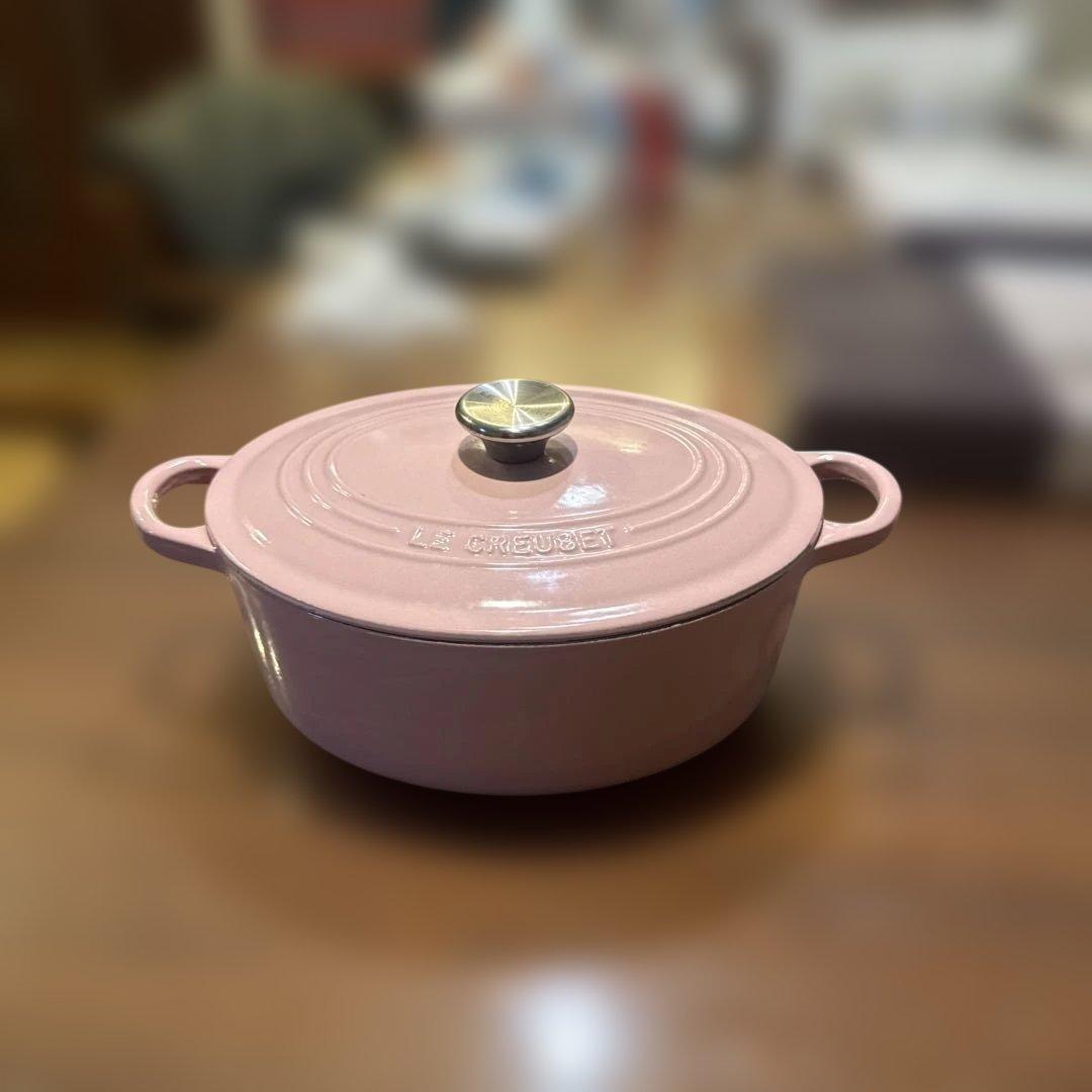 LE CREUSET 両手鍋 25cm ピンク オーバル シグニチャー ココット・オーバル 25cm シェルピンク (シルバーツマミ