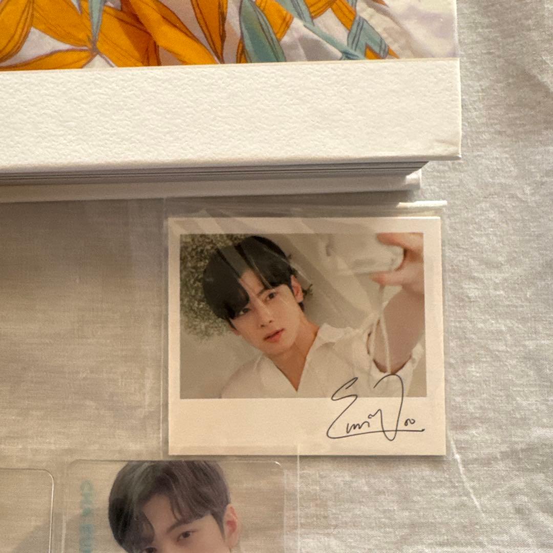 ASTRO公式グッズ　写真集　　　　ORDINARY HOLIDAY 美品