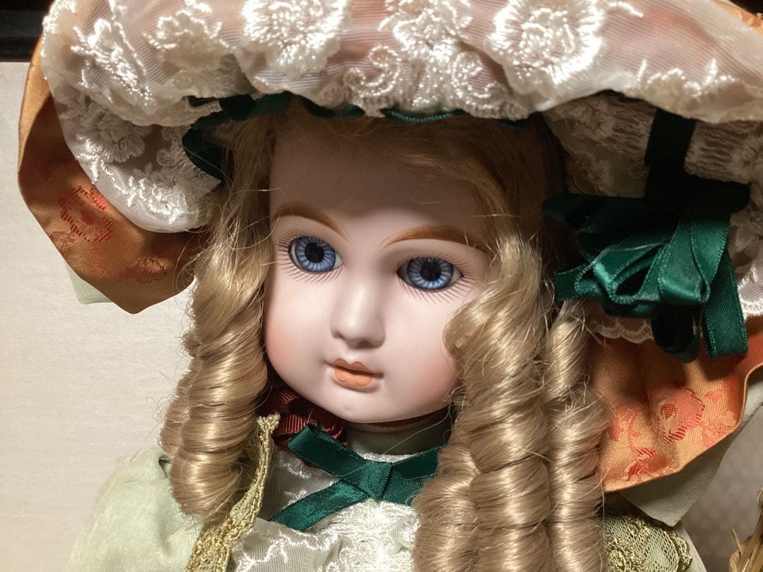 コレクターズドール ビスクドール CD−162 椅子付き 西洋人形 - メルカリ