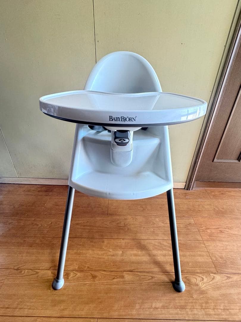 廃盤品 ベビービョルン ハイチェア (ハーネス付) ホワイト/グレー 希少