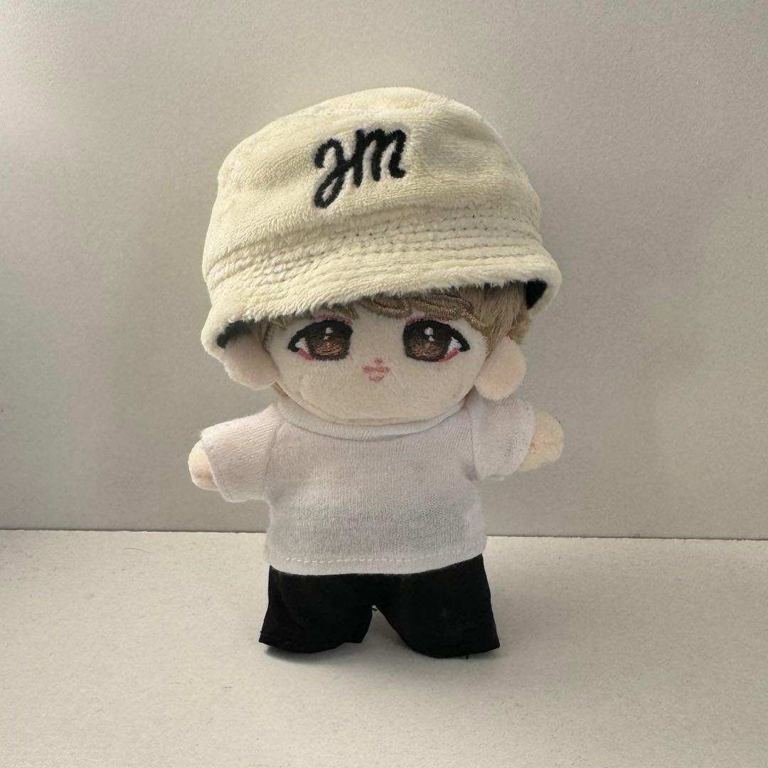 BTSジミンマスターぬいぐるみ10cm jm帽子付き - メルカリ