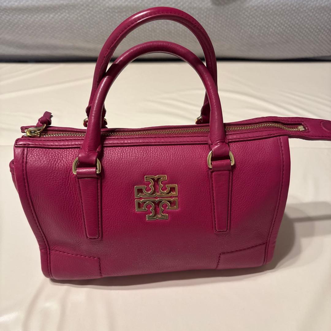 Tory Burch ピンクレザーショルダーバッグ - メルカリ