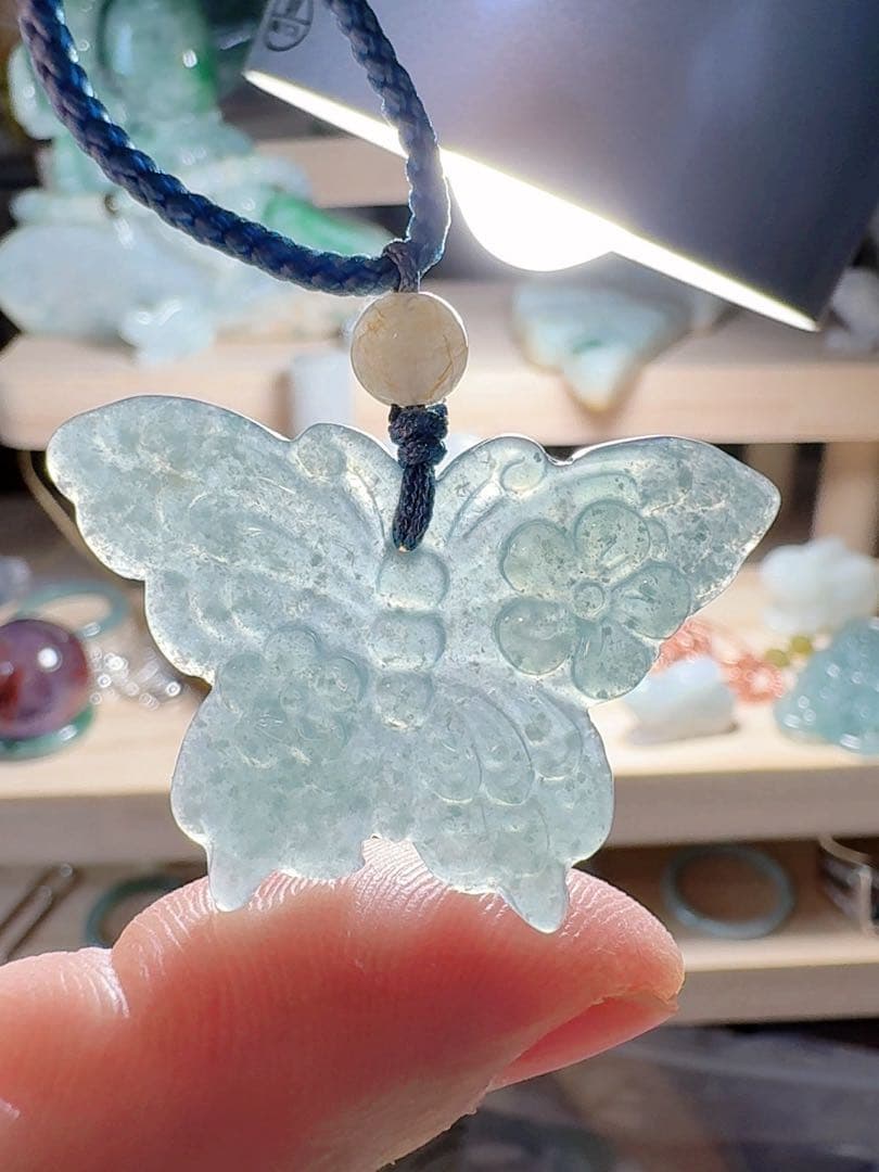 CS-0502天然本翡翠《本物保証》「蝶々」ペンダント 一品一図 高品質