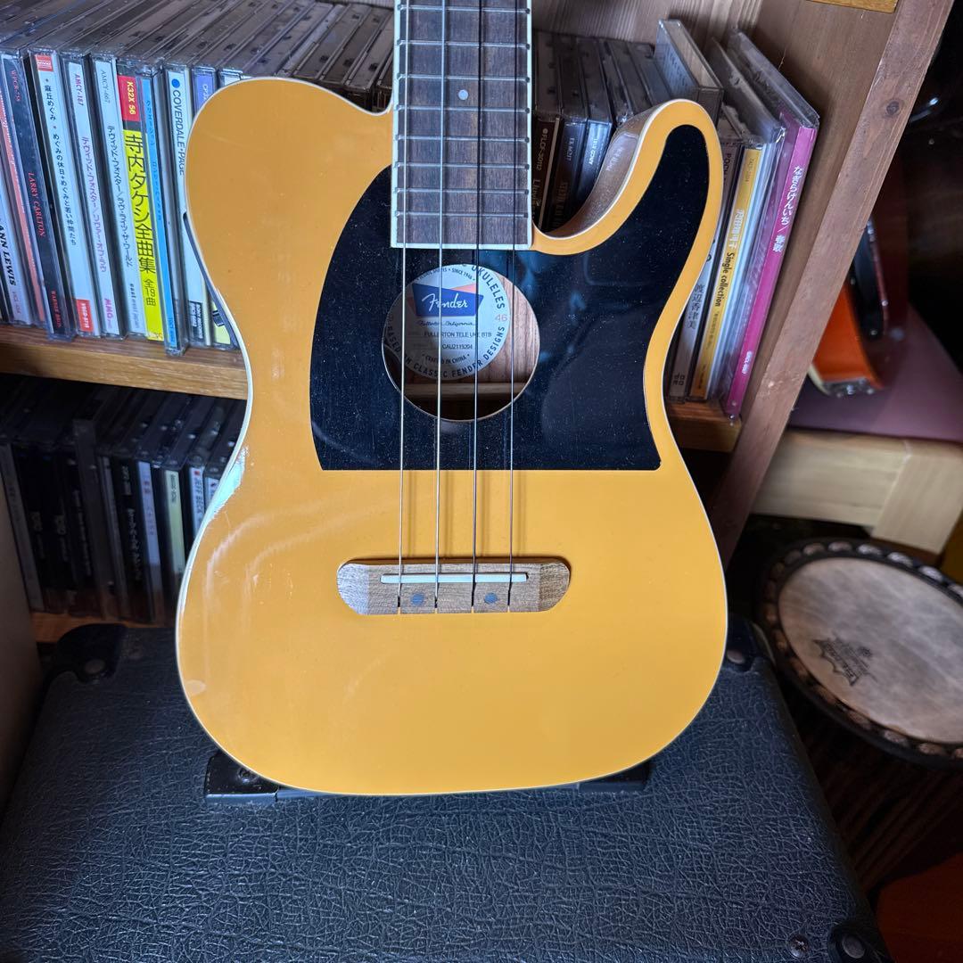 Fender エレキウクレレ イエロー