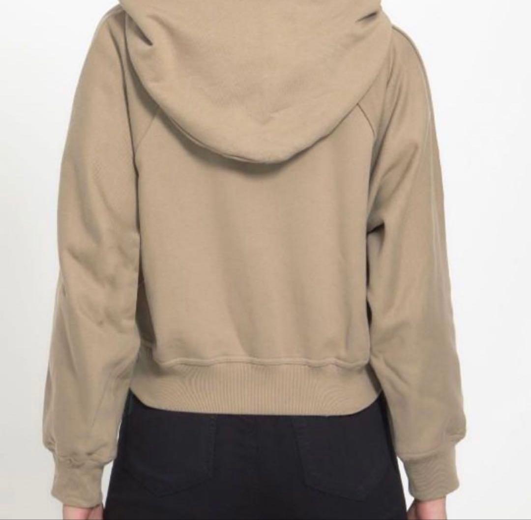 PATOU(パトゥ) ロゴパーカー Sサイズ - メルカリ