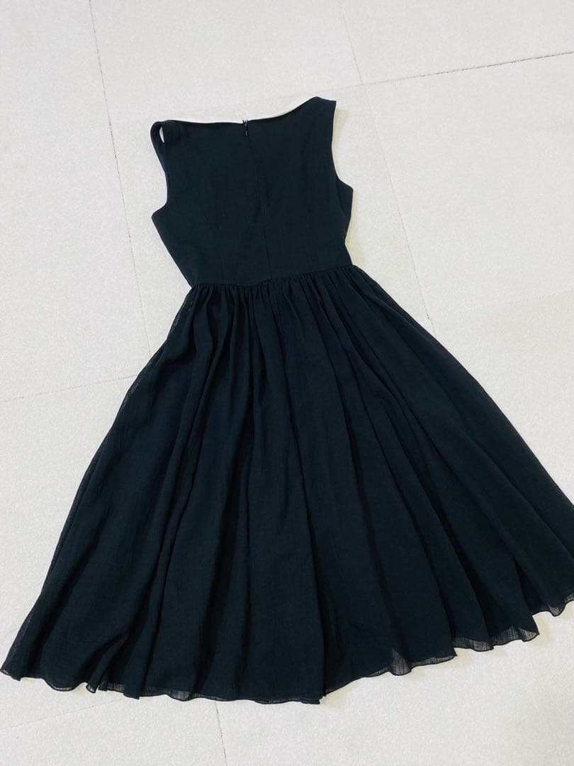 8694. Rene 2way ふんわり ノースリーブ Aライン ワンピース - メルカリ