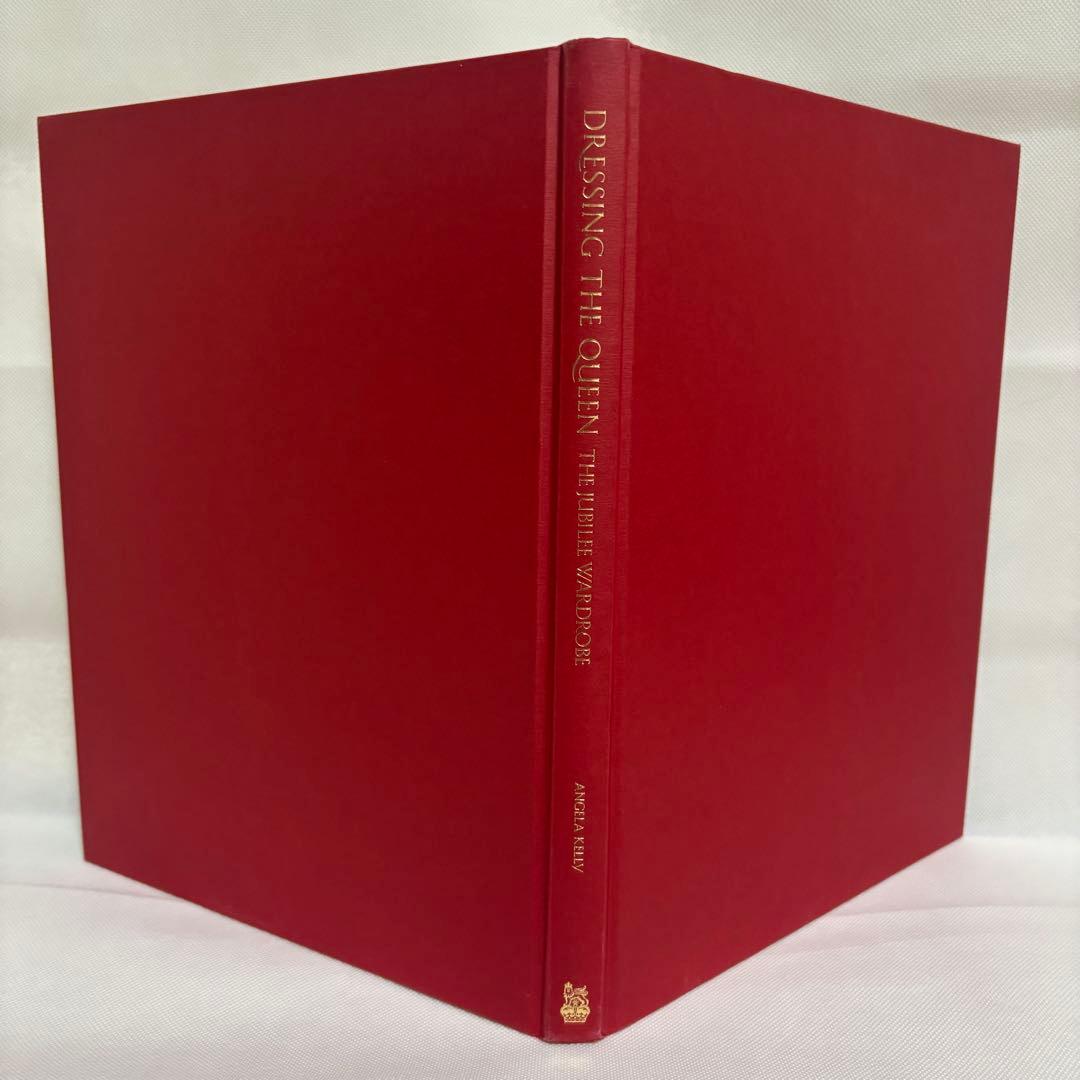 希少】女王のドレス アンジェラ・ケリー イギリス 英語 - メルカリ