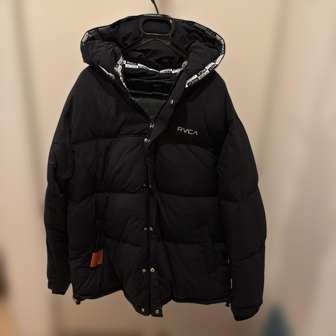 新品、未使用 RVCA フード付き ブラック ダウンジャケット Lサイズ