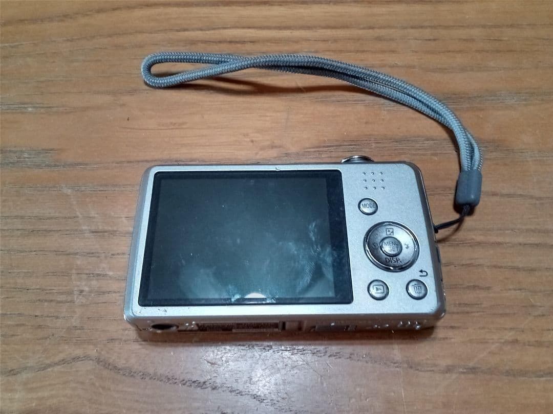 Panasonic LUMIX DMC-FH6 シルバー【通電確認済み】 - メルカリ