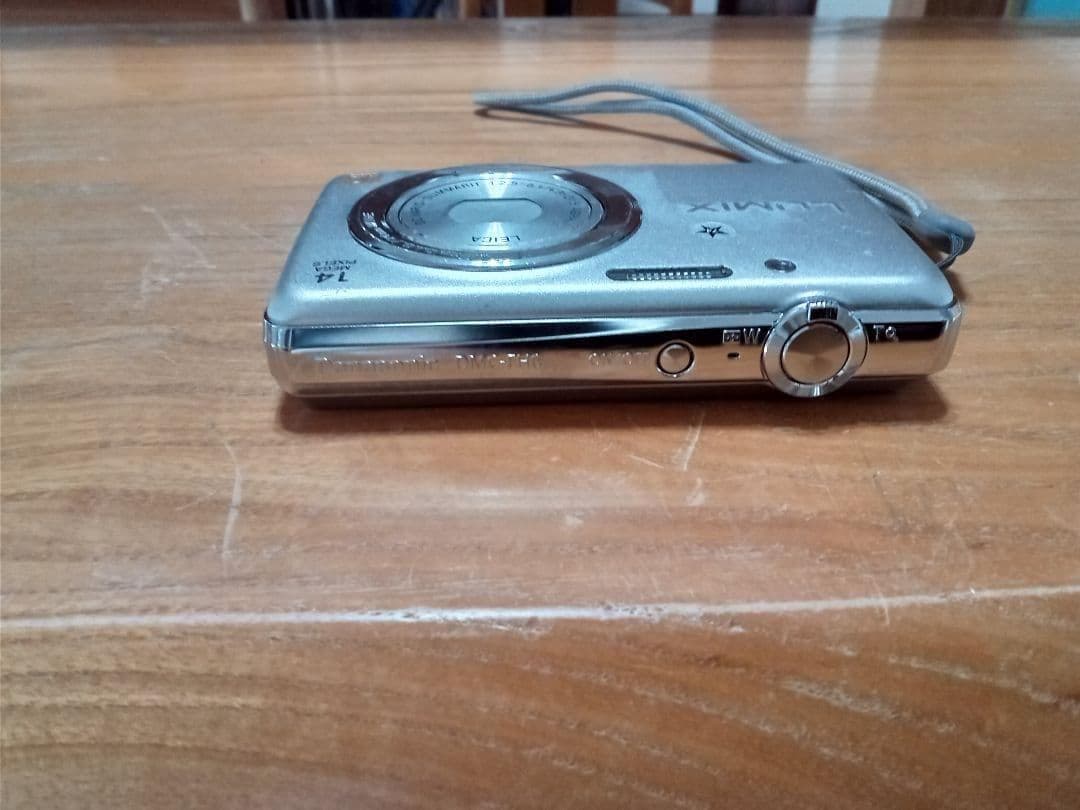 Panasonic LUMIX DMC-FH6 シルバー【通電確認済み】 - メルカリ