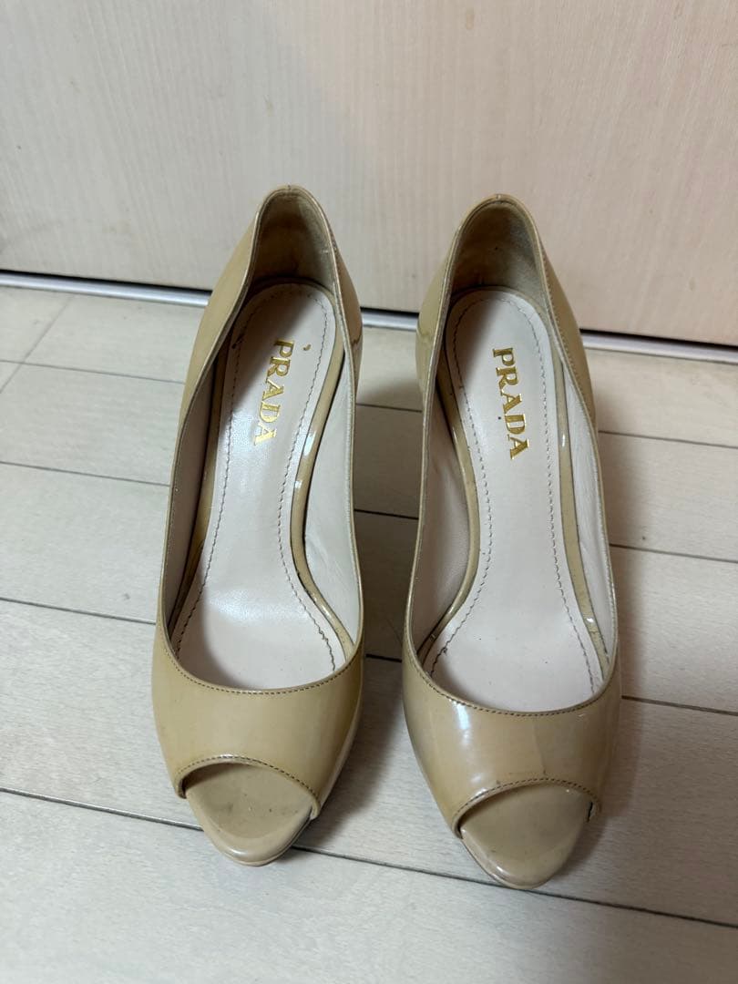 PRADA ベージュ オープントゥ ハイヒール 35 - メルカリ