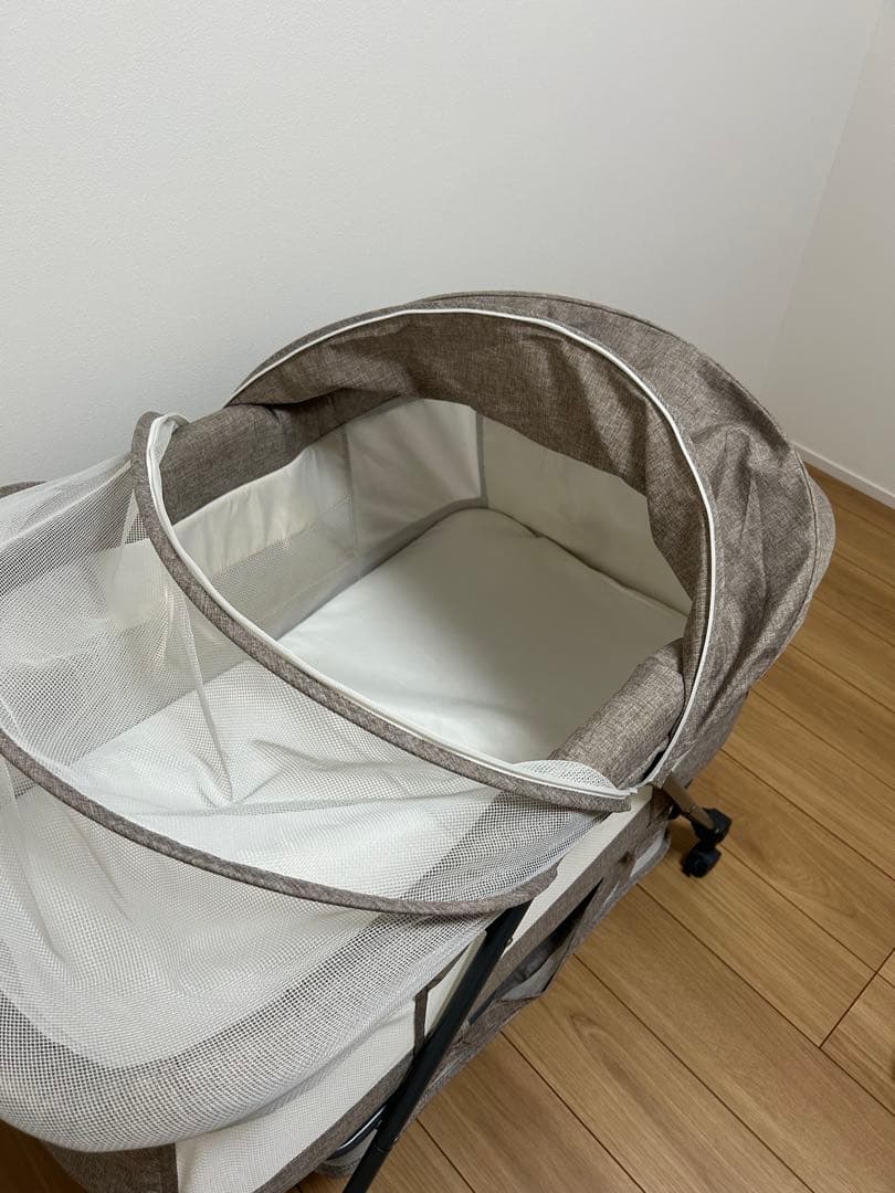 ubravoo ベビーベッド キャスター付き 折りたたみベッド ベージュ