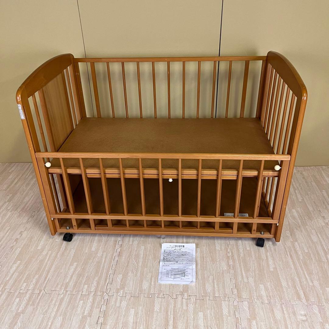 ☆除菌清掃済☆ カトージ くまのプーさん ベビーベッド ライトブラウン