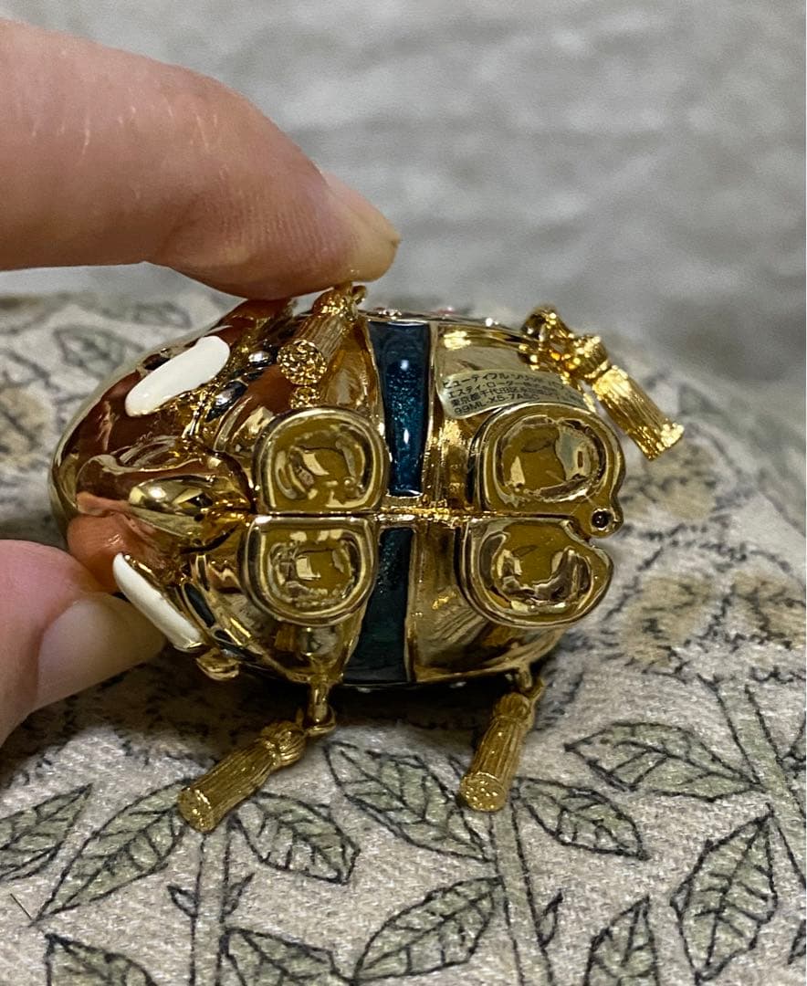 エスティローダー 〈限定版〉Perfume compact(練香水) - メルカリ