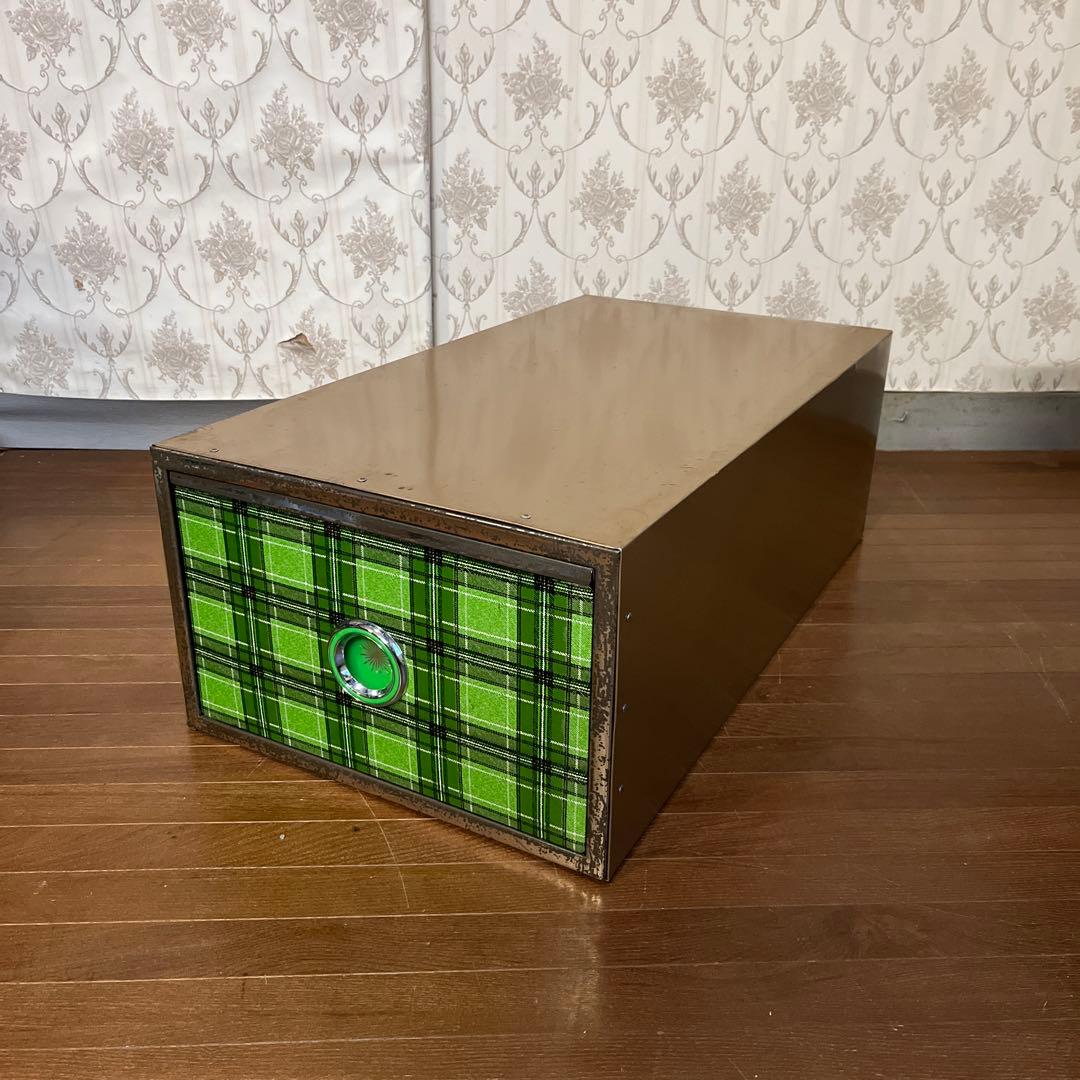 アンティーク】① 昭和レトロ レトロポップ ブリキ 衣装ケース 収納