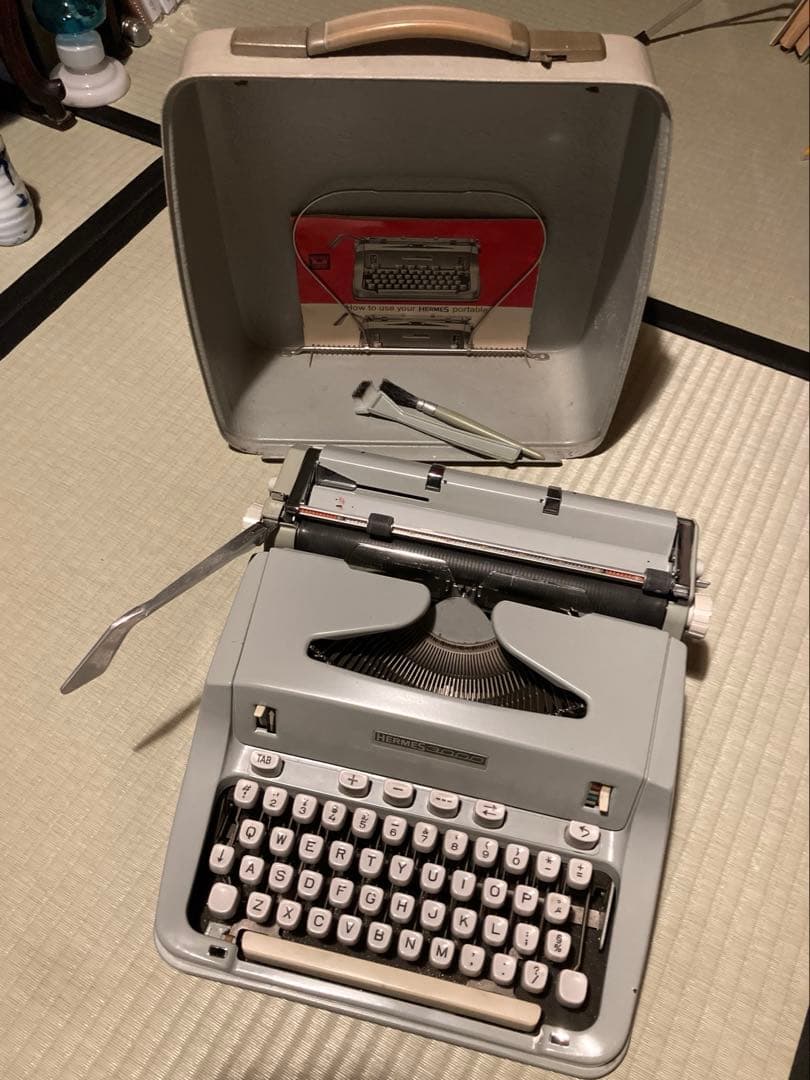 専用ページHermes 3000 タイプライター ケース付き　1970年　小瓶付 HERMES 3000 中古タイプライター｜タイプライター専門店の尾河商会