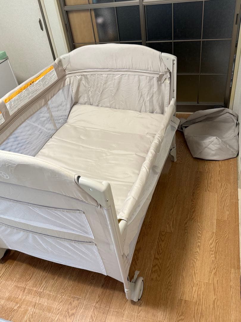 Thinkmaxベビーベッド／ゆりかご（添い寝対応）折りたたみ式おむつ替え